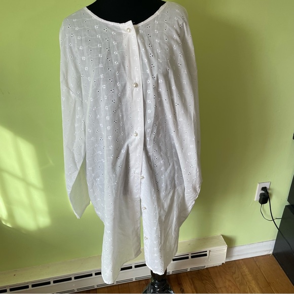 VINTAGE WHITE EYELET PEARL BUTTON LONG SLEEVE BLOUSE TOP SIZE MEDIUM - Picture 4 of 6